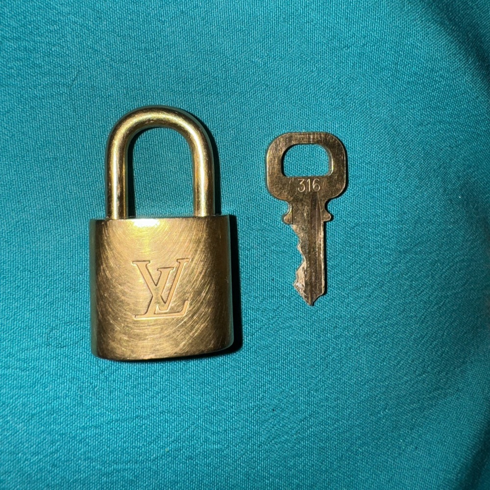 LV Lock and Key 316